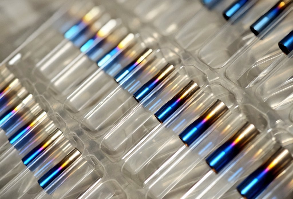 ESSENCE AUDIO Solid TWO(3.5)特注仕様 限定カラー】Solid TWO(3.5mm to 3.5mm) | ESSENCE AUDIO