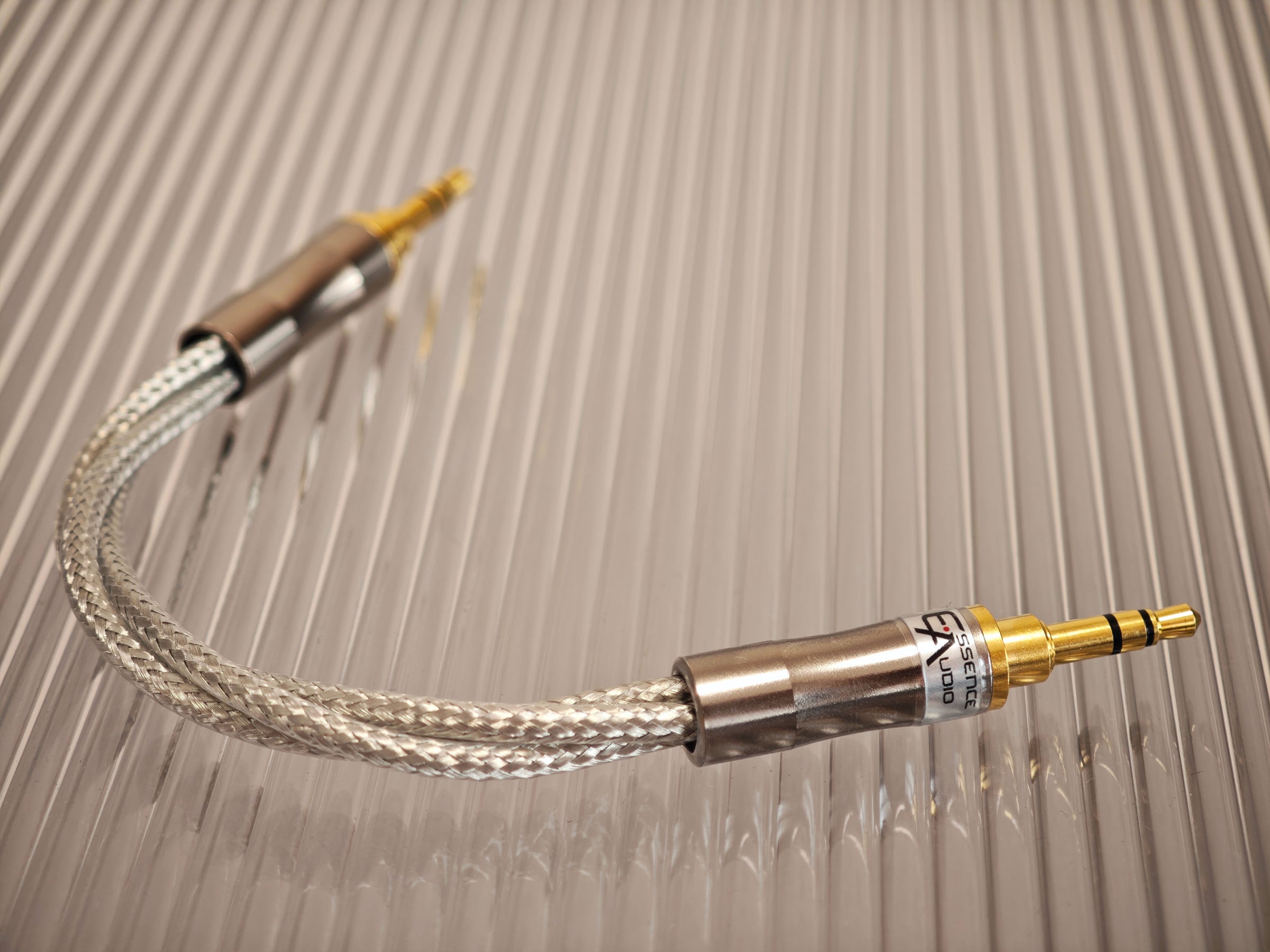 JE-FI1-S(セミカスタム)　/ ESSENCE AUDIO ESSENCE AUDIO JE-F1-S』編組シールド加工を施した銀メッキ銅