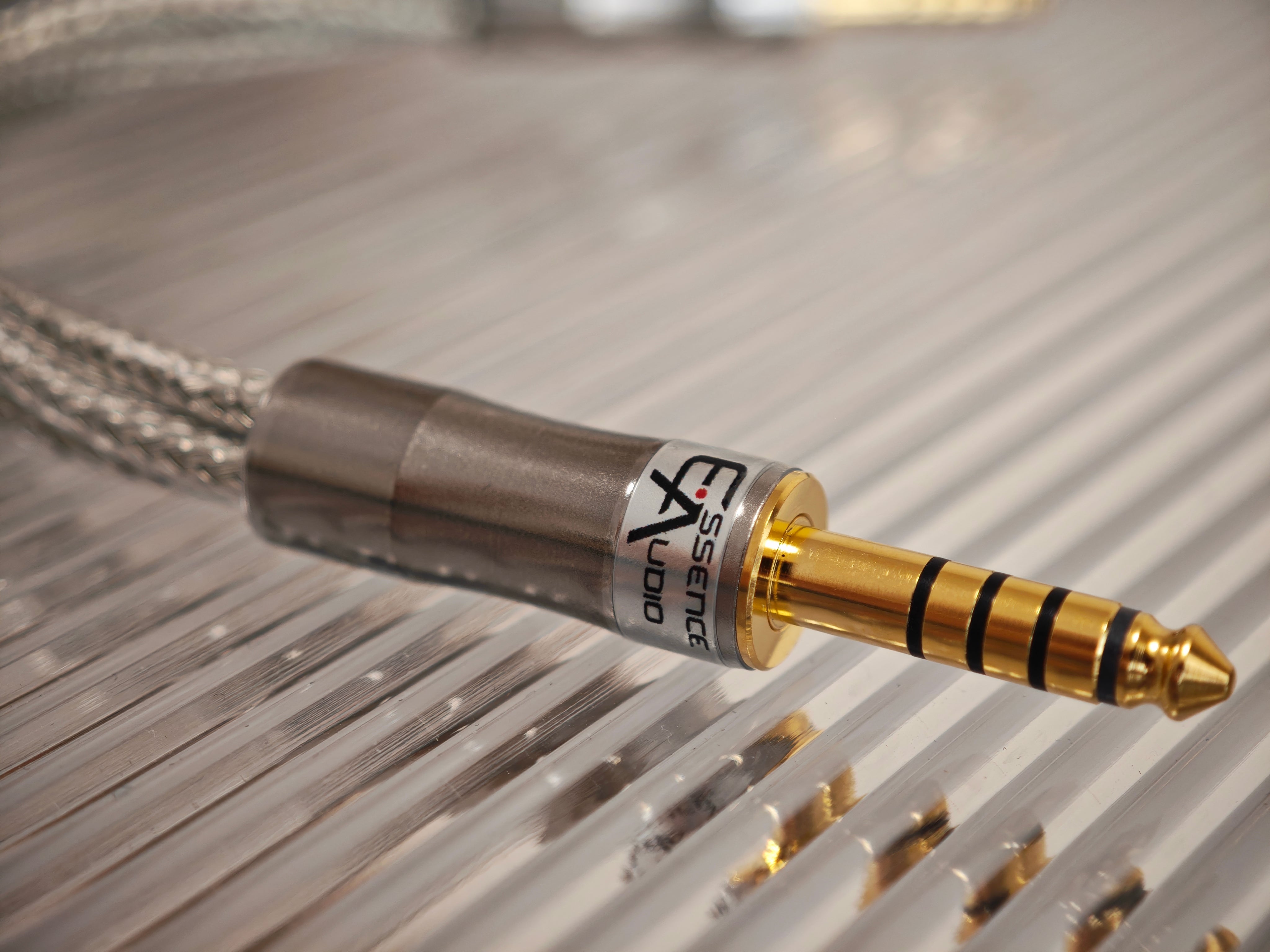 ESSENCE AUDIO Solid ONE Proto 単線ケーブル Solid ONE(4.4mm to 4.4mm) | ESSENCE AUDIO